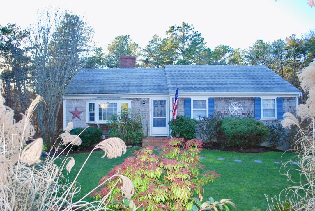 28 Samoset Road Harwich, MA 02645 - Photo 2 of 24 v2oi0StmSQuyDgPcjsyP2Q_thumb_f07c