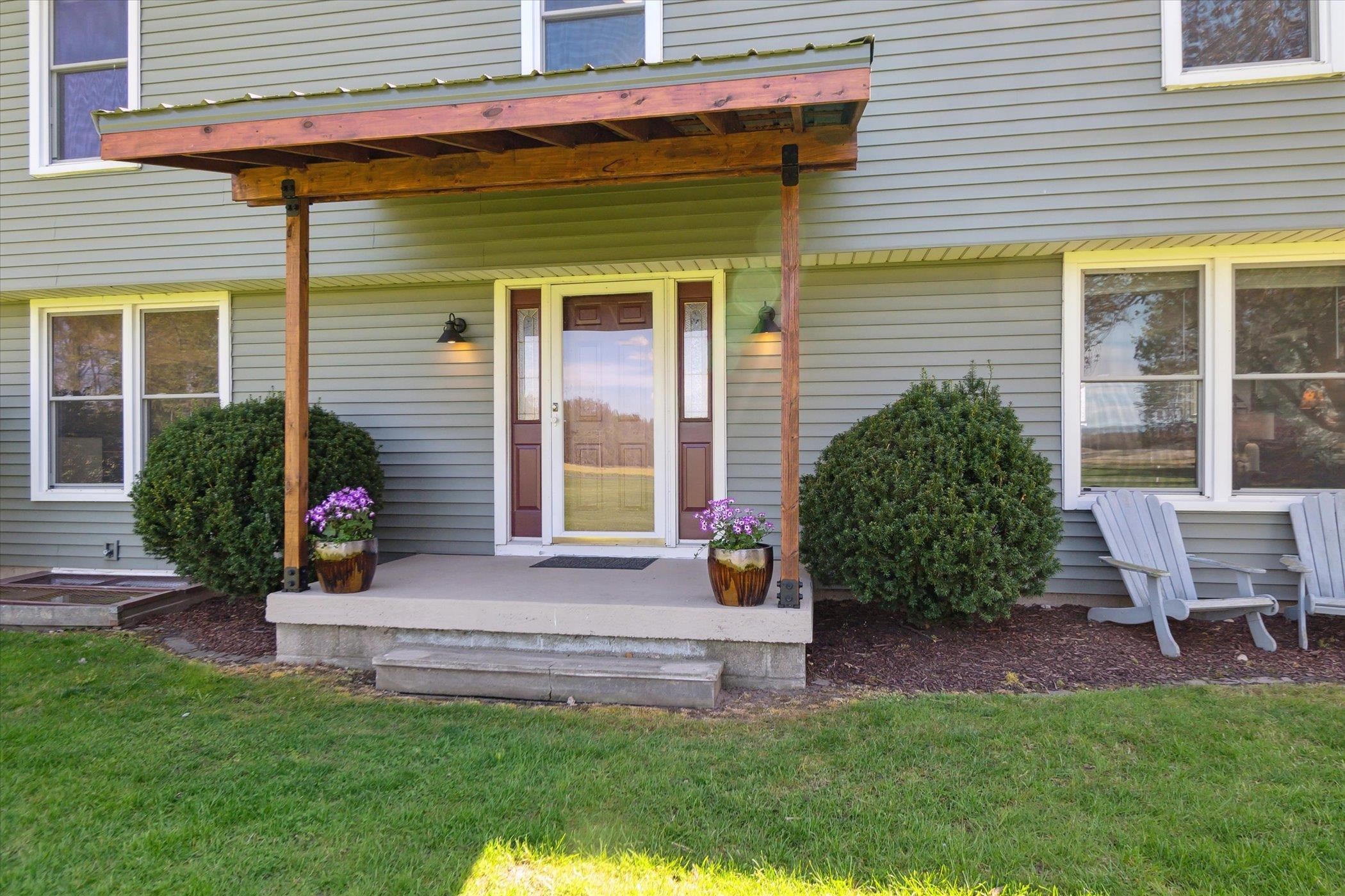 11375 Vasold Road Freeland, MI 48623 - Photo 5 of 47