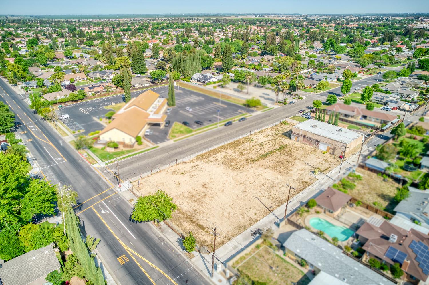 1803 Sunset Avenue Madera, CA 93637 - Photo 10 of 25