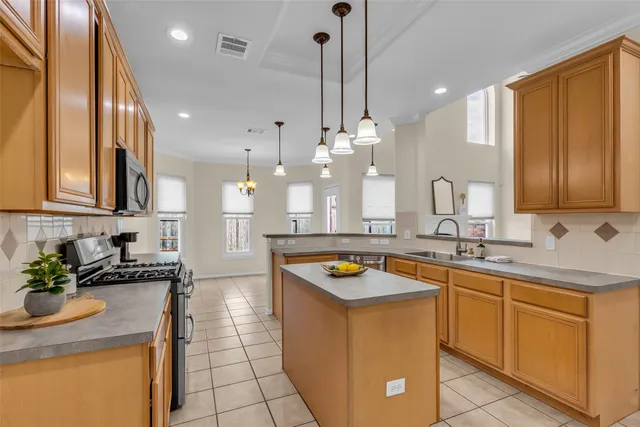 $359,000 | 21618 Hannover Forest, Spring, TX 77388