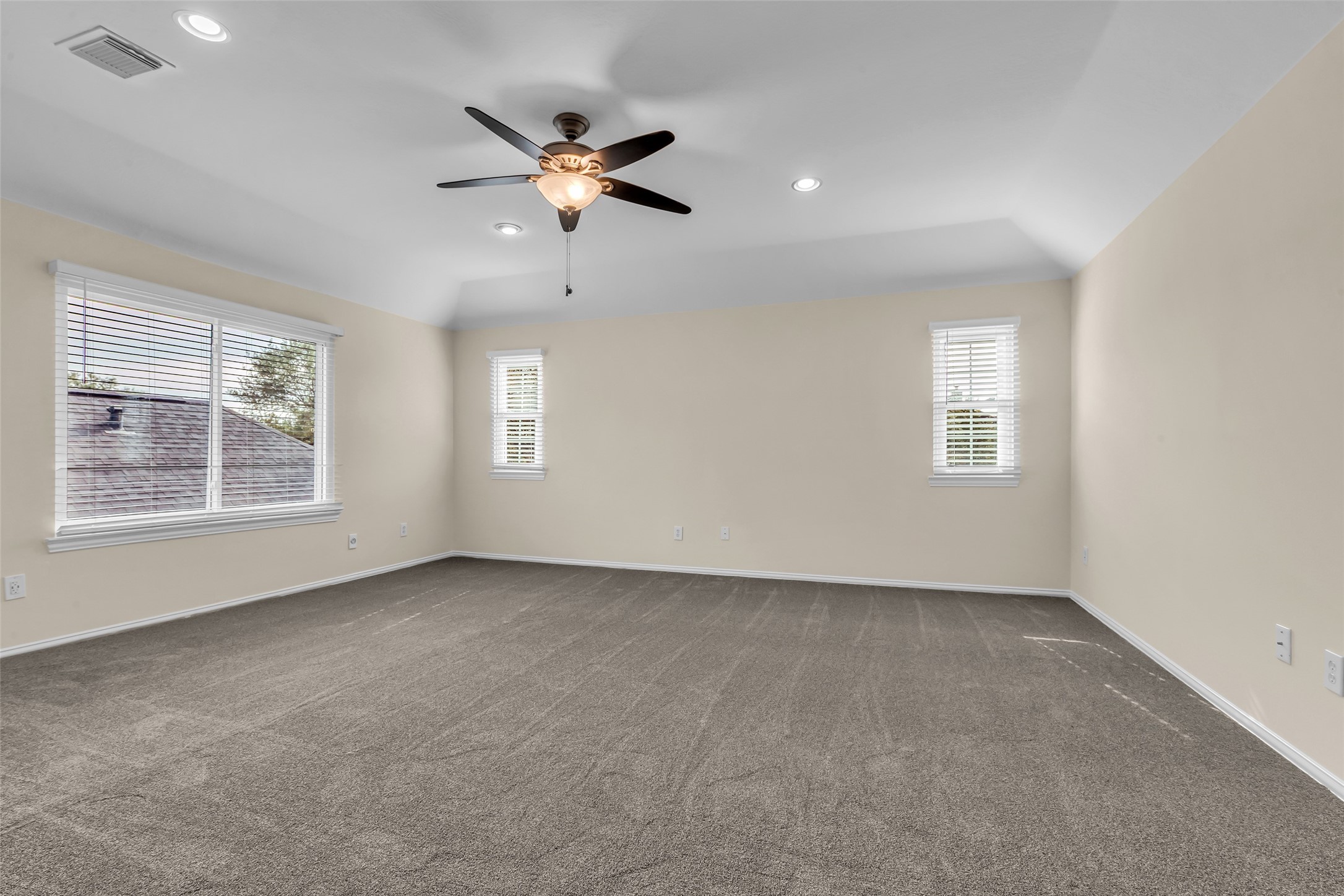 21618 Hannover Forest Spring, TX 77388 - Photo 24 of 32 Oversized upstairs game room, perfect for playroom, media space.