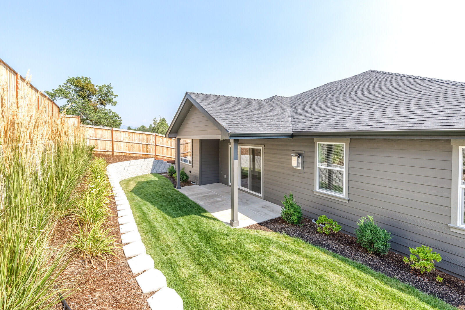 1059 Azure Way Eagle Point, OR 97524 - Photo 33 of 34 Gallery Image 33