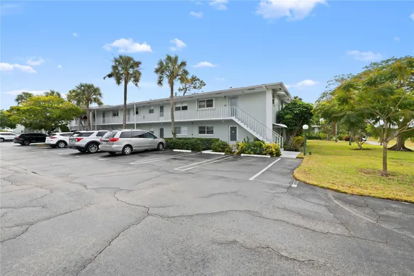 $95,000 | 2460 Southwest 22nd Avenue, Unit 810, Delray Beach, FL 33445