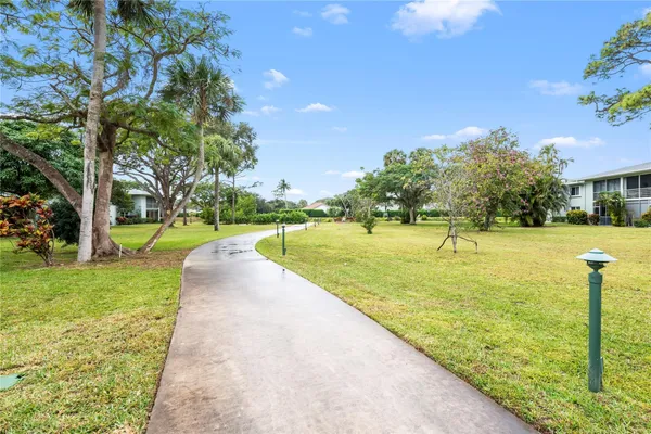 $95,000 | 2460 Southwest 22nd Avenue, Unit 810, Delray Beach, FL 33445