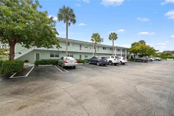 $95,000 | 2460 Southwest 22nd Avenue, Unit 810, Delray Beach, FL 33445