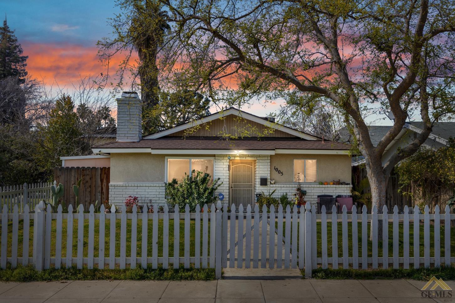 1005 Oleander Avenue, Bakersfield, CA 93304 Compass