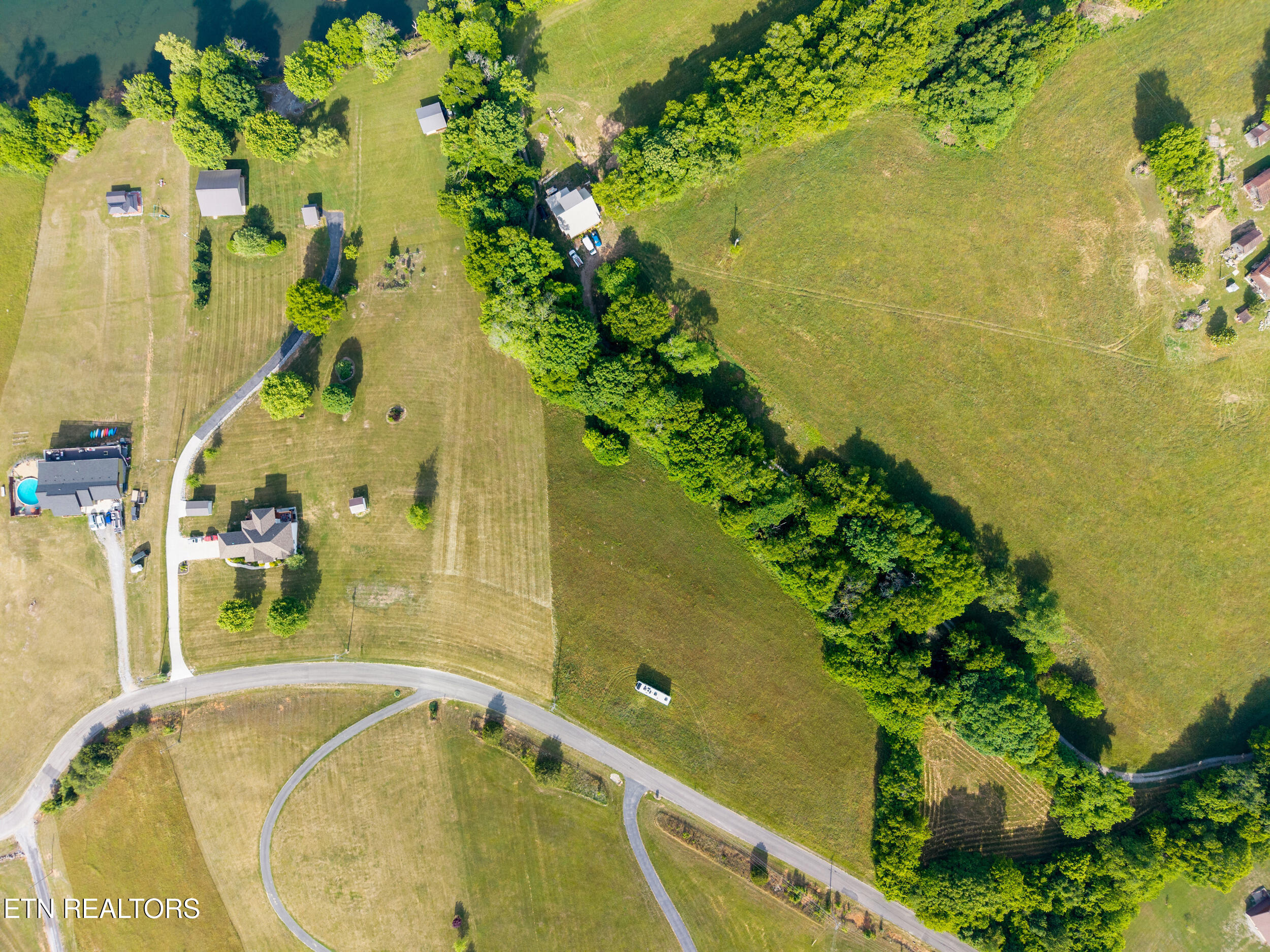 1740 Holston River Drive Rutledge, TN 37861 - Photo 11 of 19 1704_holston_river_dr_0005