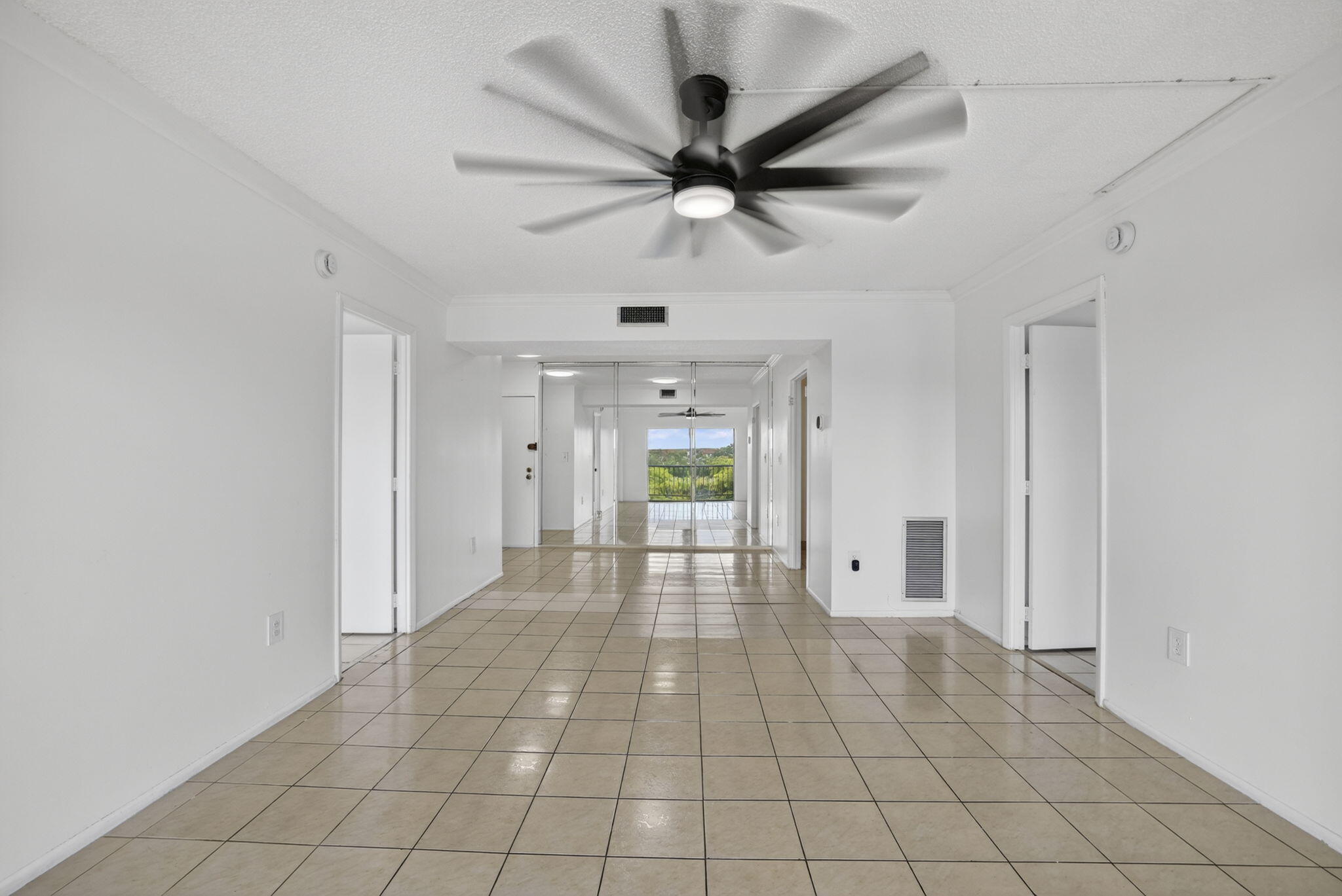 4174 Inverrary Drive, Unit 513 Lauderhill, FL 33319 - Photo 10 of 36 6-web-or-mls-8I8A1945