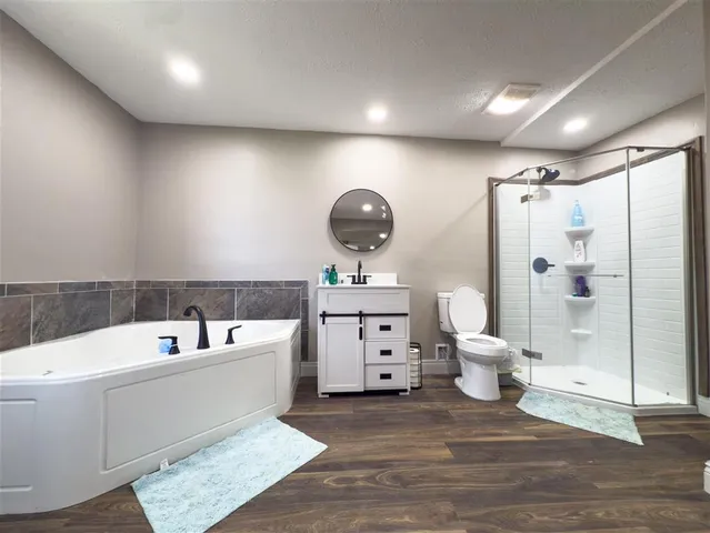 $825,000 | 80 Lafitte Square, Florien, LA 71429