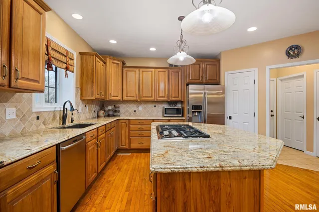 $539,900 | 427 Westfield Court, Dunlap, IL 61525