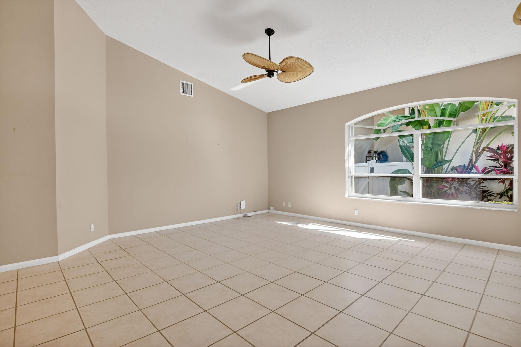 6306 Brava Way Boca Raton, FL 33433 - Photo 7 of 45 living room