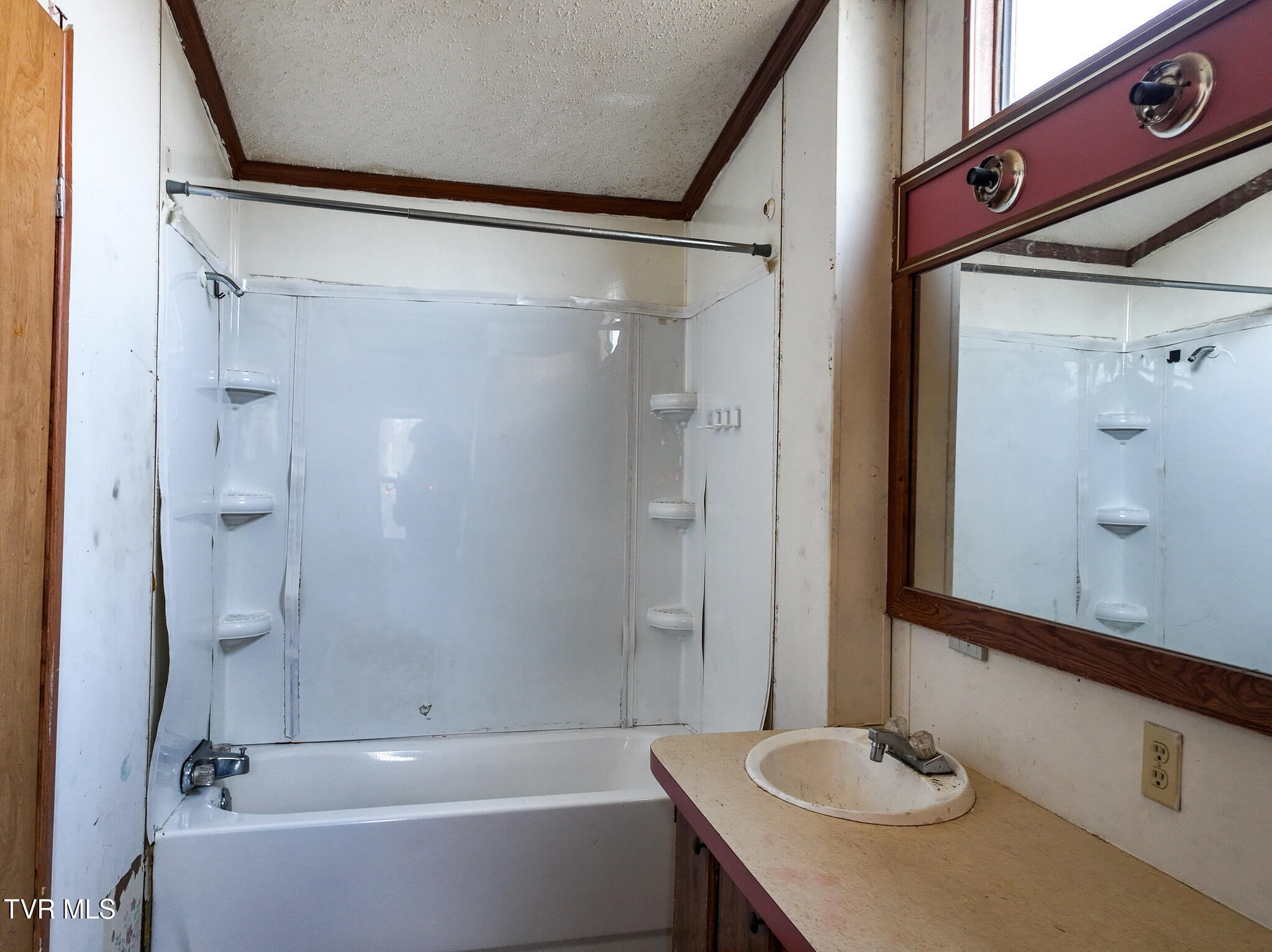 1806 Nolichuckey Road Greeneville, TN 37743 - Photo 38 of 49 DJI_20250214174125_0514_D
