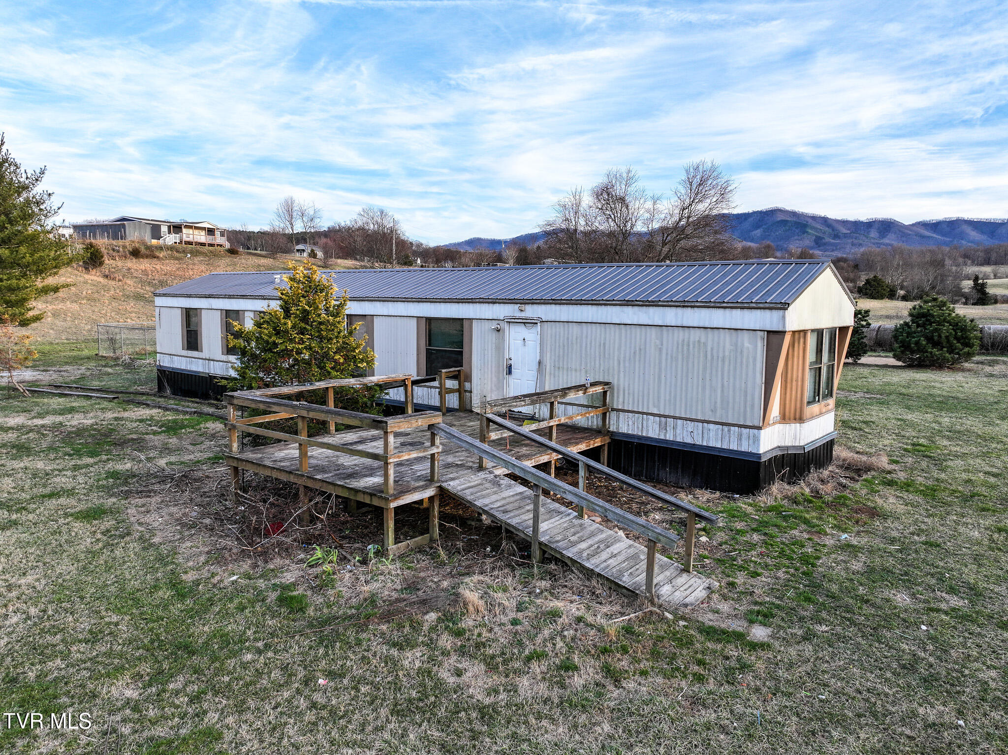1806 Nolichuckey Road Greeneville, TN 37743 - Photo 4 of 49 DJI_20250214173347_0487_D-Edit