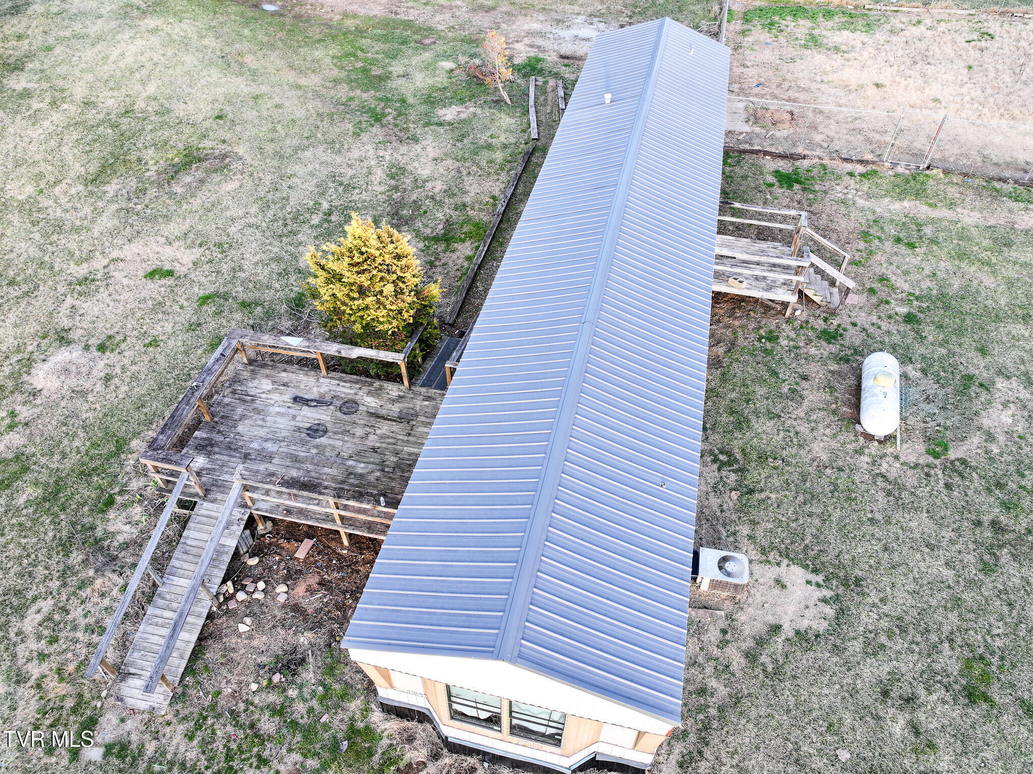 1806 Nolichuckey Road Greeneville, TN 37743 - Photo 7 of 49 DJI_20250214173332_0486_D-Edit