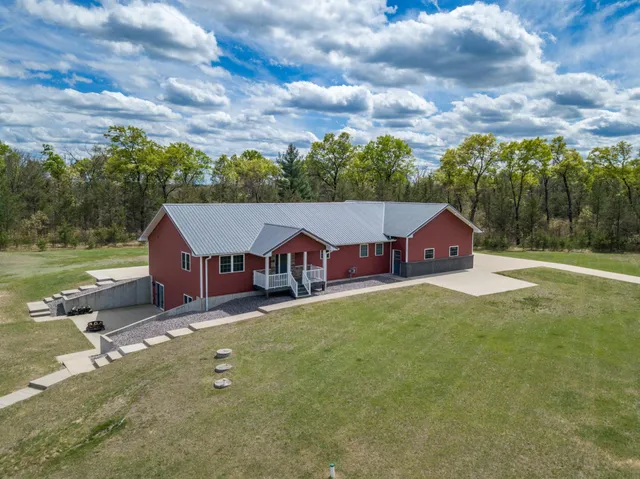 $799,000 | N8444 State Road 80, New Lisbon, WI 53950