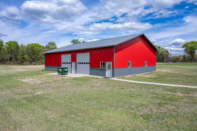 $799,000 | N8444 State Road 80, New Lisbon, WI 53950