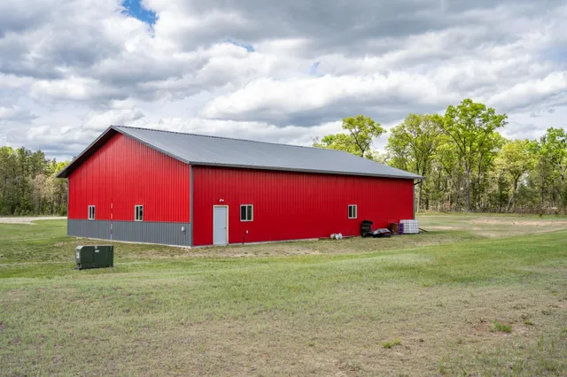 $799,000 | N8444 State Road 80, New Lisbon, WI 53950