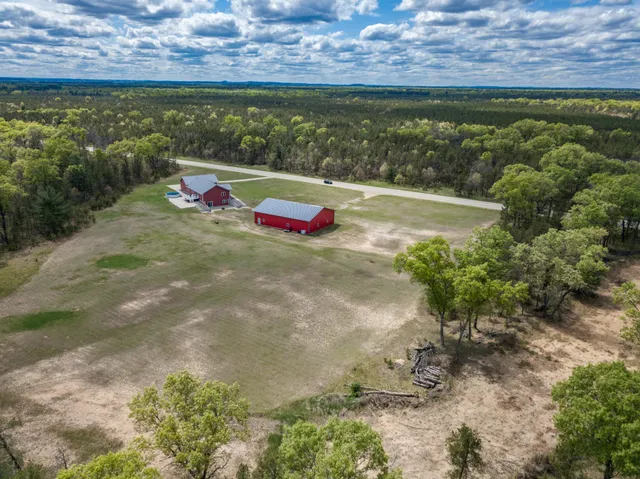 $799,000 | N8444 State Road 80, New Lisbon, WI 53950