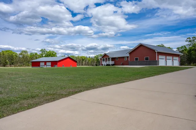 $799,000 | N8444 State Road 80, New Lisbon, WI 53950