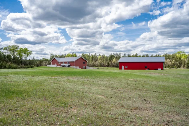$799,000 | N8444 State Road 80, New Lisbon, WI 53950