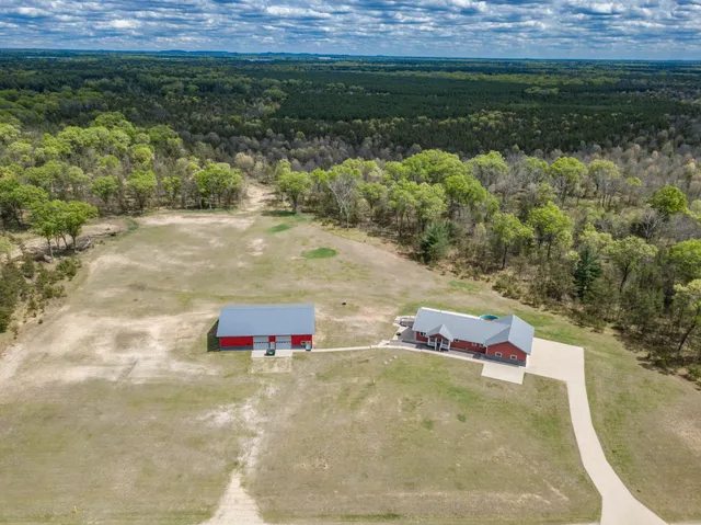 $799,000 | N8444 State Road 80, New Lisbon, WI 53950