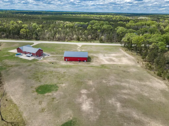$799,000 | N8444 State Road 80, New Lisbon, WI 53950