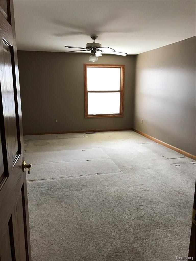 45122 Lemont Road Canton, MI 48187 - Photo 19 of 41 Master bedroom