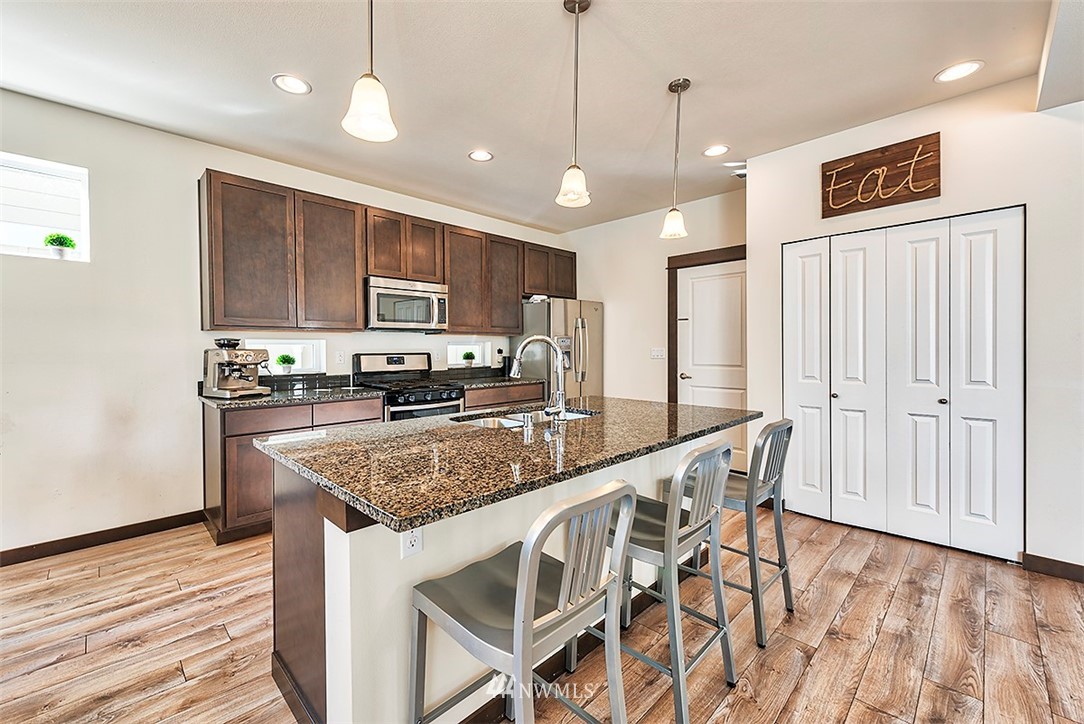 17417 3rd Avenue Southeast Bothell, WA 98012 - Photo 2 of 19