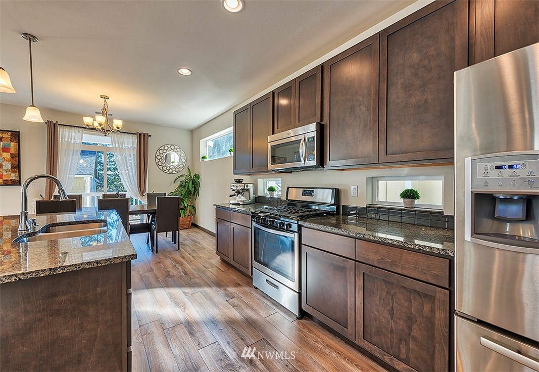17417 3rd Avenue Southeast Bothell, WA 98012 - Photo 3 of 19