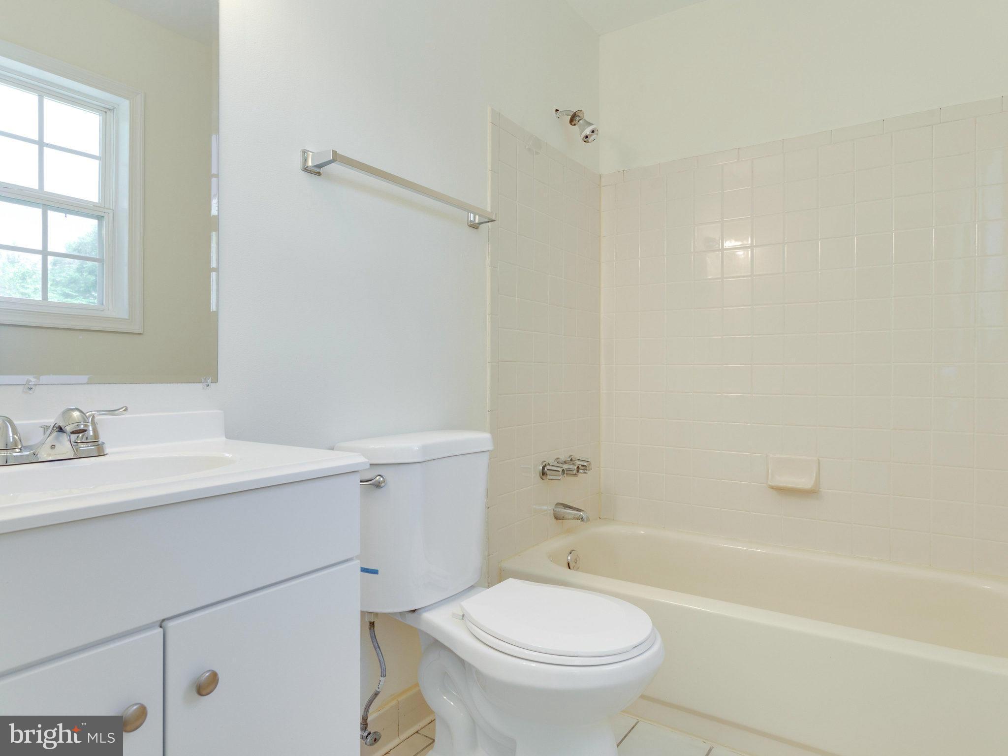 12214 Birchview Drive Clinton, MD 20735 - Photo 16 of 25 Bath