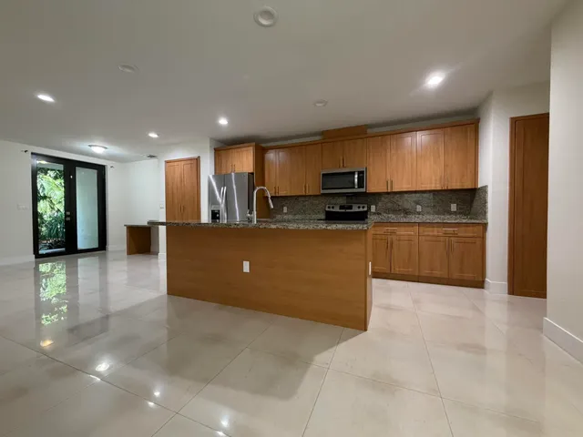 $3,000 | 281 Bella Sol Way, West Palm Beach, FL 33406