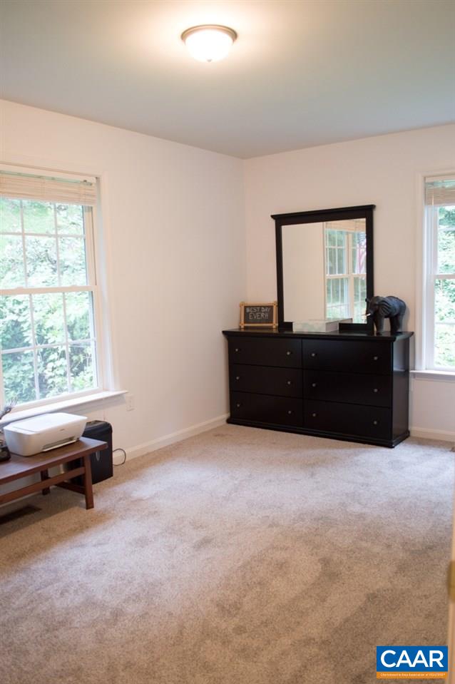 173 Top Ridge Road Stanardsville, VA 22973 - Photo 21 of 40 a living room with furniture