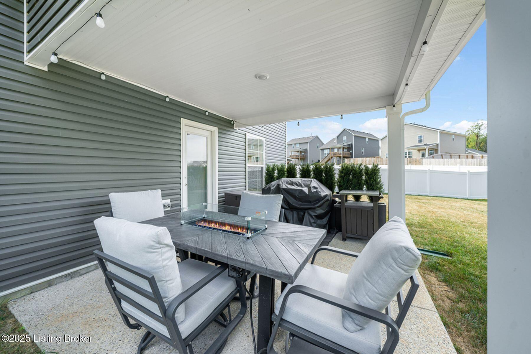 8436 Gateway Run Road Louisville, KY 40229 - Photo 53 of 61 photo_online_052