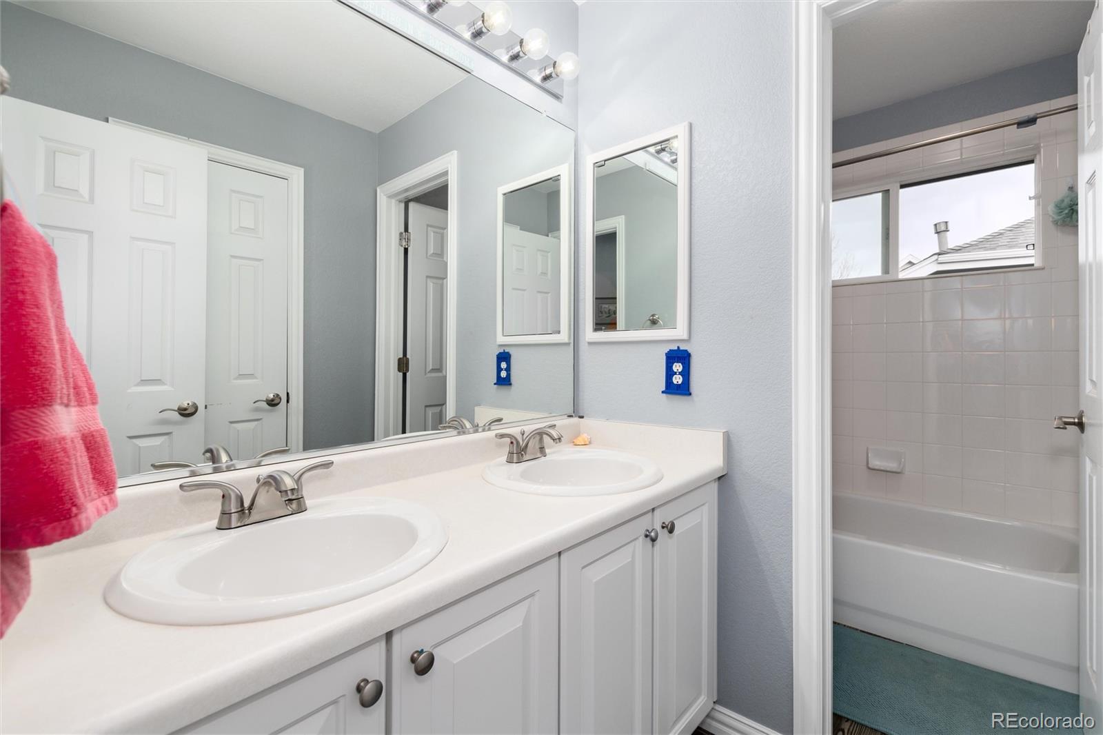 9798 Sylvestor Road Highlands Ranch, CO 80129 - Photo 22 of 49