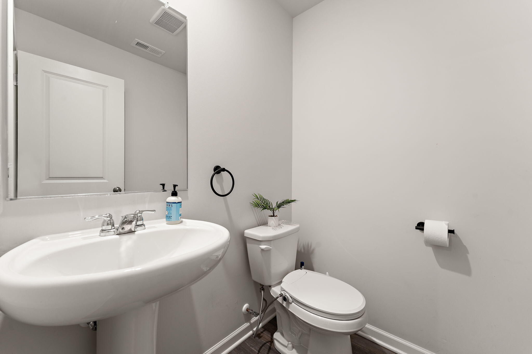 711 Bryce Road Kingsford Heights, IN 46346 - Photo 13 of 28 2048x1365