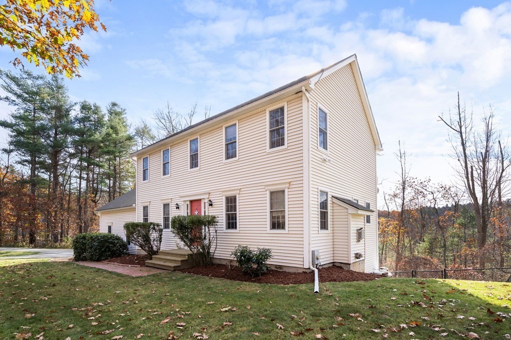 377 Main Street Rutland, MA 01543 - Photo 3 of 32
