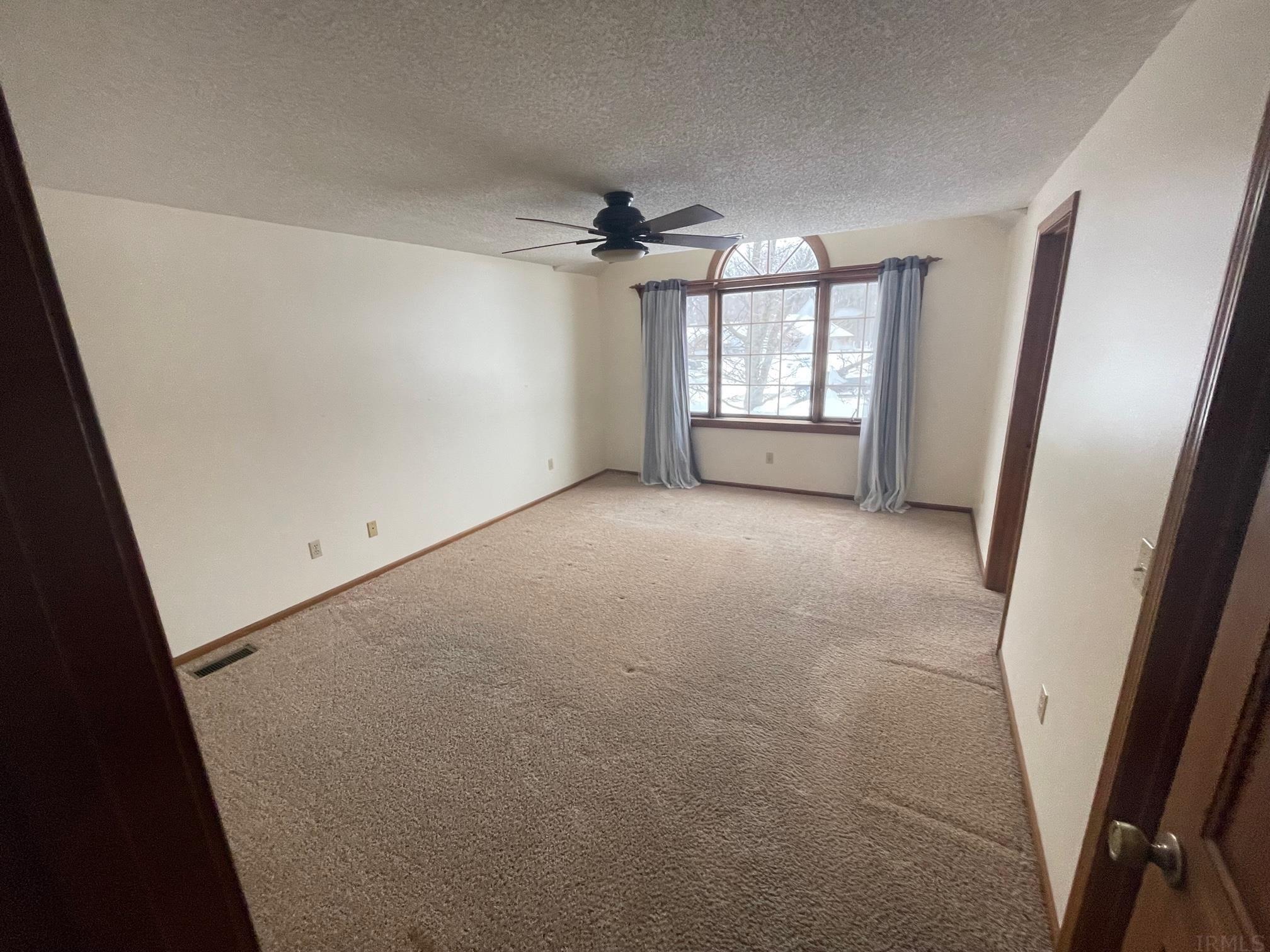 10035 Castle Ridge Place Fort Wayne, IN 46825 - Photo 12 of 22 Gallery Image 12