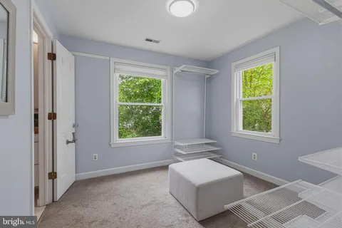 $1,095,000 | 625 South Quincy Street, Arlington, VA 22204