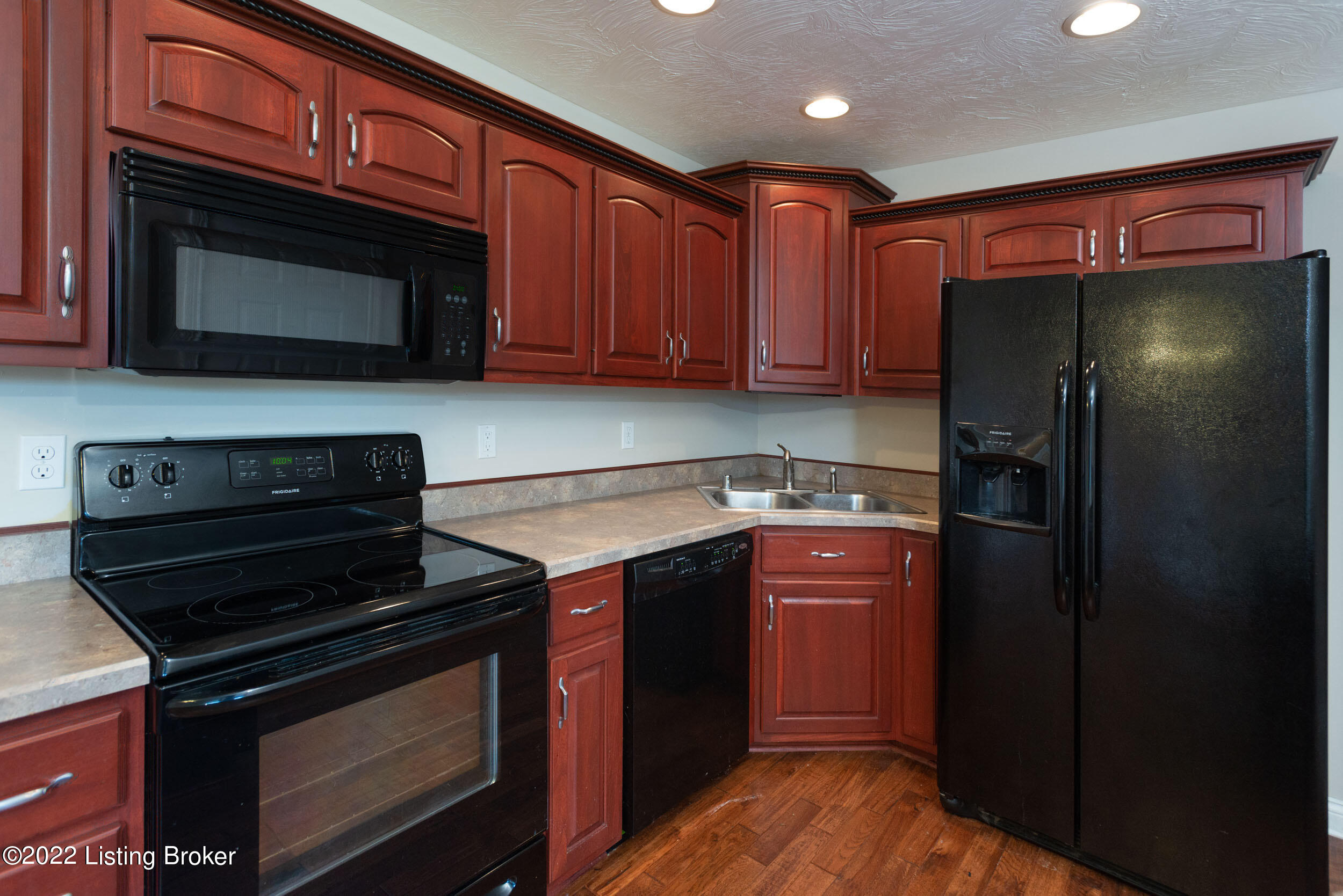 106 Ruth Lane Bardstown, KY 40004 - Photo 11 of 33 106RuthLane_1013