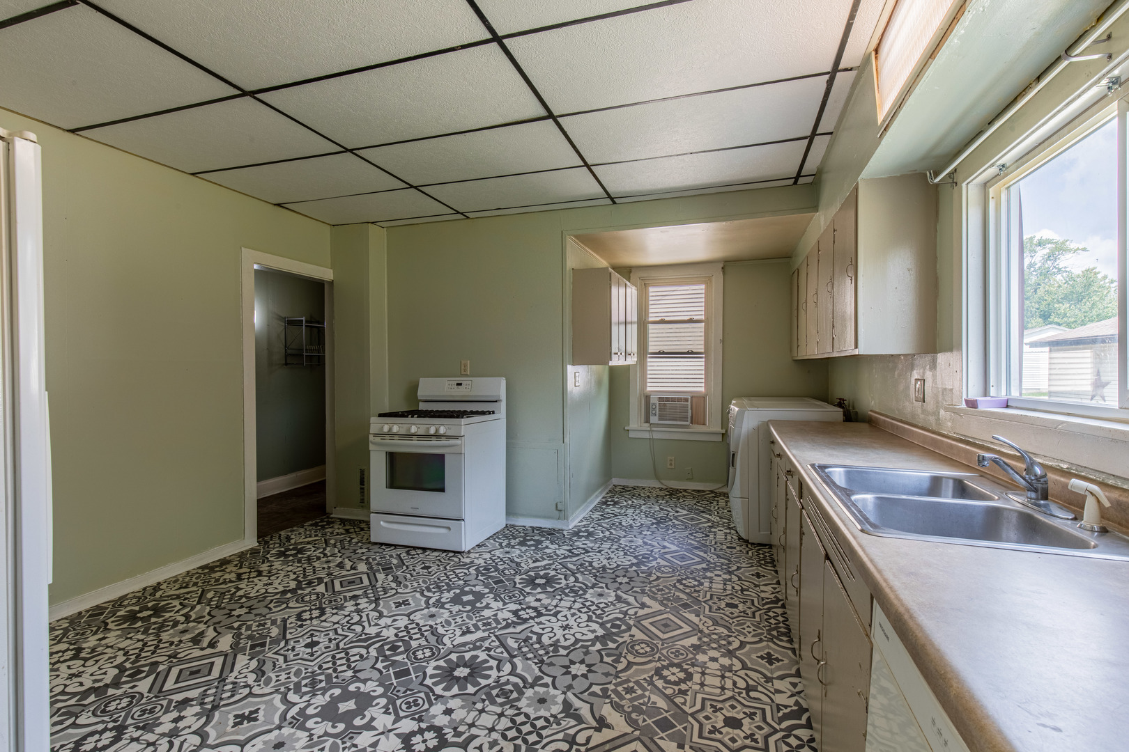 809 North Euclid Avenue Princeton, IL 61356 - Photo 6 of 17