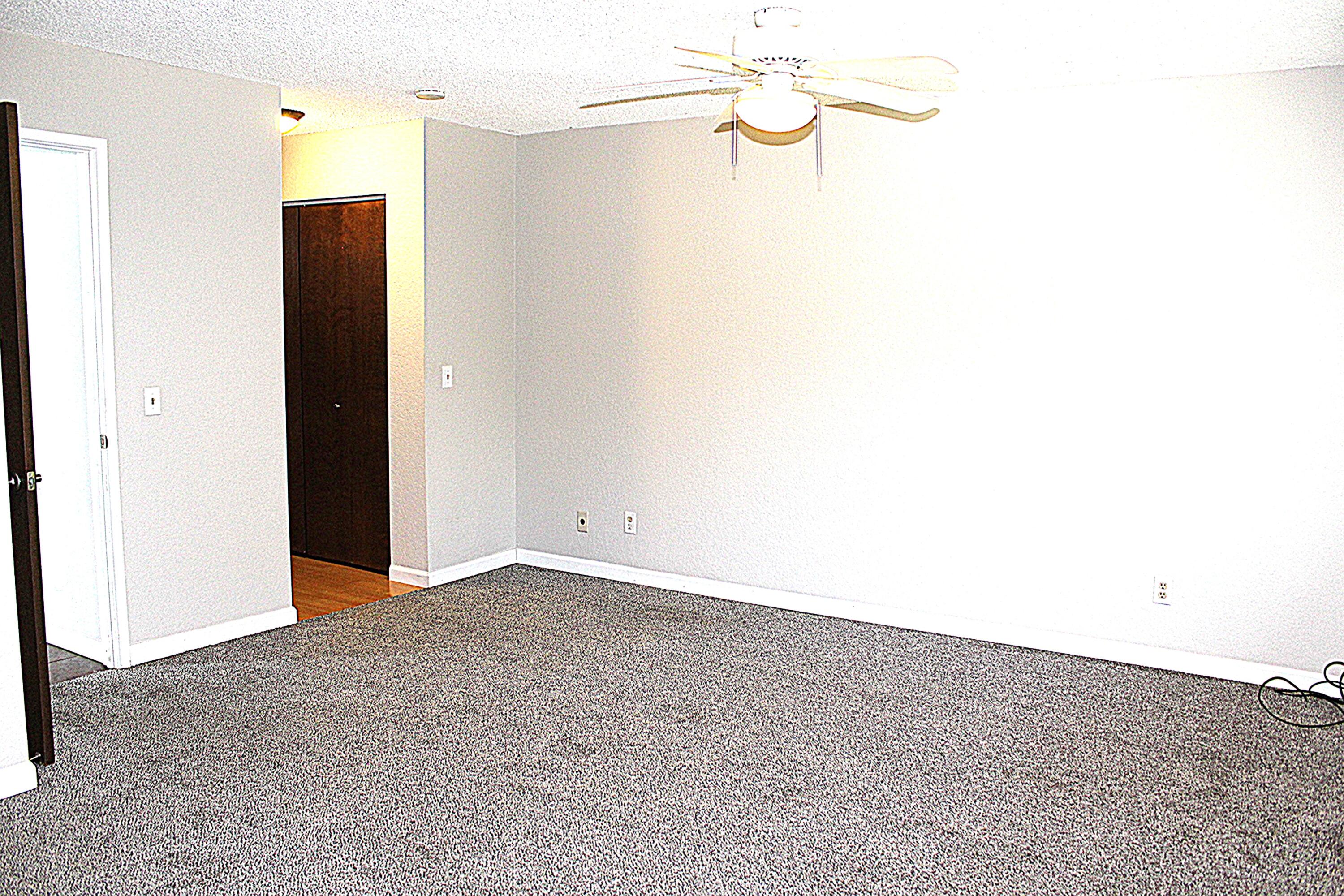 1975 Bechelli Lane Redding, CA 96002 - Photo 15 of 25 Upstairs bedroom carpet