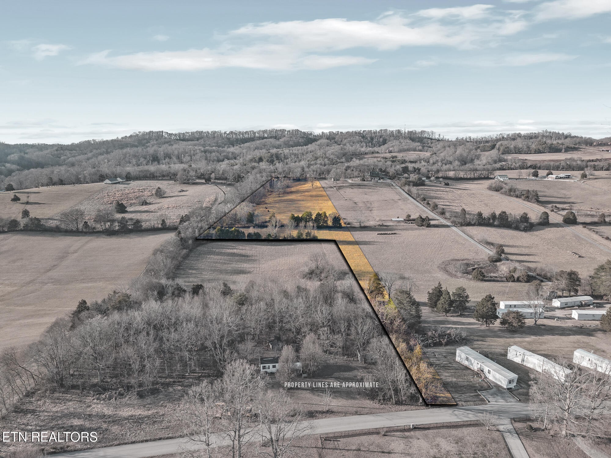 327 Thompson Road Madisonville, TN 37354 - Photo 3 of 18 Gallery Image 3