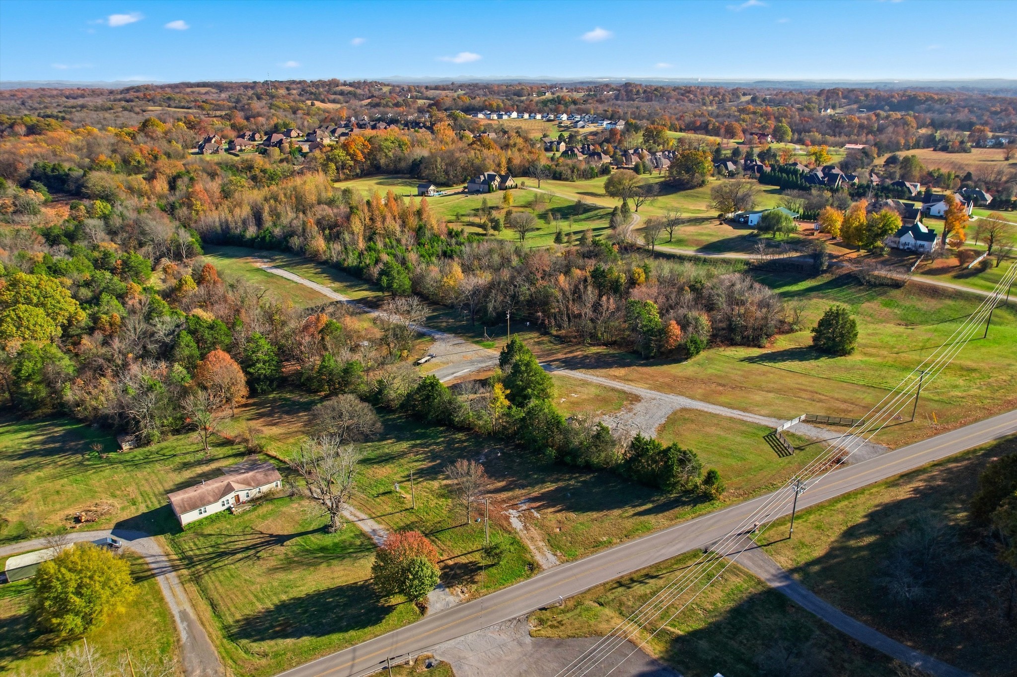 6135 Beckwith Road Mount Juliet, TN 37122 - Photo 6 of 33 a view of a city
