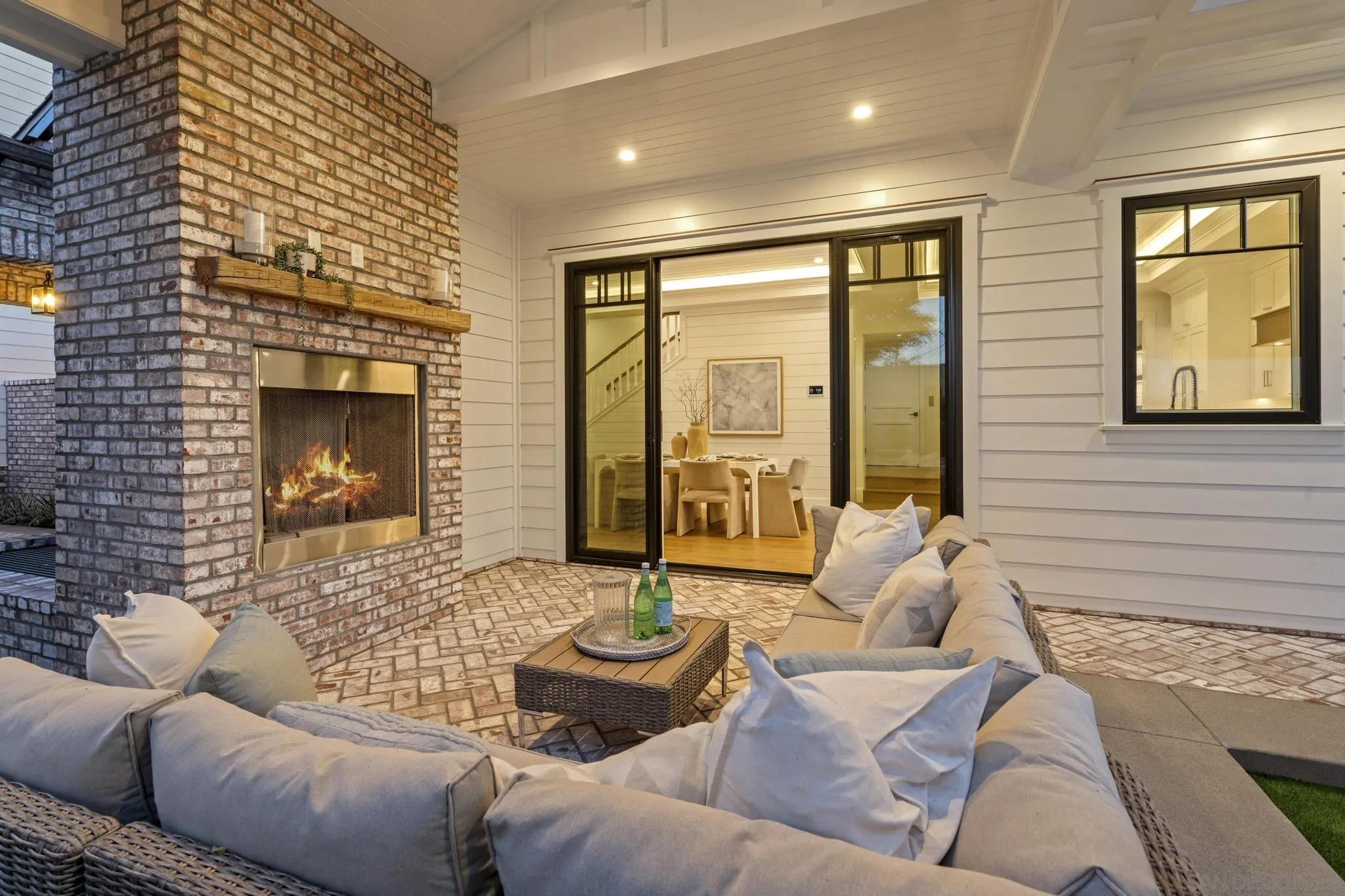 462 Westbourne Street La Jolla, CA 92037 - Photo 29 of 75 a living room with furniture and a fireplace