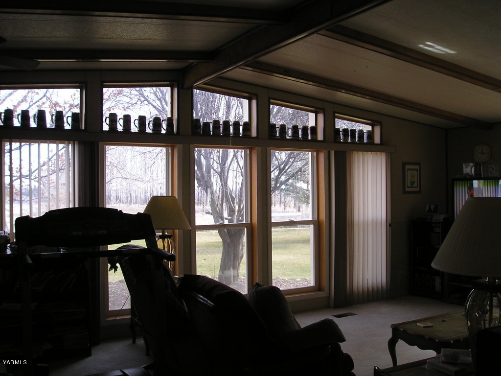 2681 Rosenkranz Road Tieton, WA 98947 - Photo 8 of 11 a view of a livingroom with furniture and window