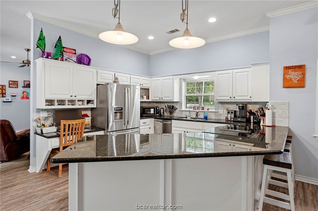 7601 Jones Road College Station, TX 77845 - Photo 5 of 30 Gallery Image 5