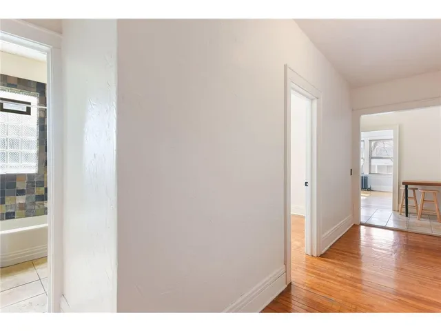 $1,295 | 1917 Emerson Avenue South, Unit 301, Minneapolis, MN 55403