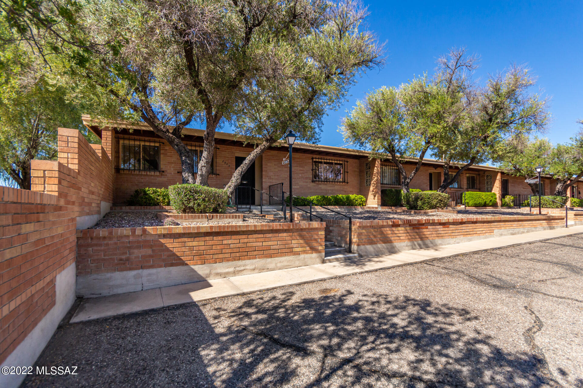 1922 West Anklam Road Tucson, AZ 85745 - Photo 3 of 20 Gallery Image 3