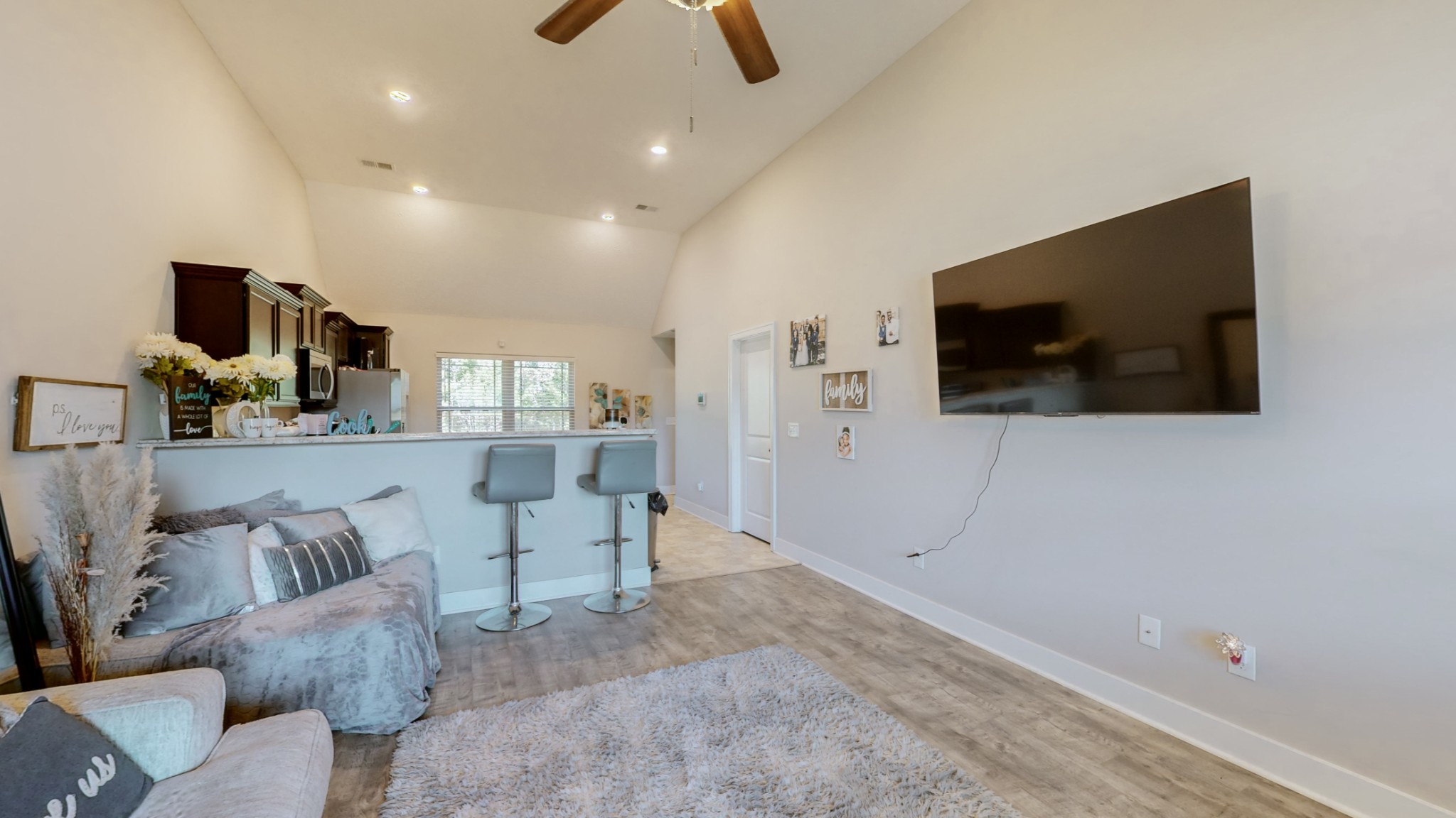 2401 Red Barn Road Christiana, TN 37037 - Photo 9 of 35 Gallery Image 9