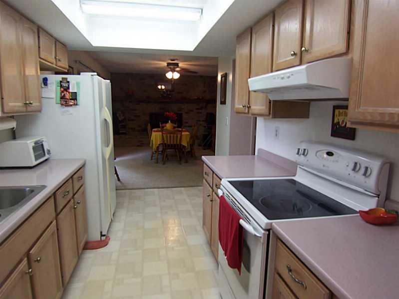 5510 East Pitchin Road Springfield, OH 45502 - Photo 7 of 21
